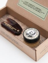&Eacute;tui et peigne de cire &agrave; moustache en bois de santal